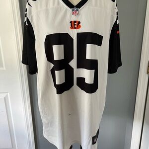 Bengals #85 Eifert Men’s Nike Dri-Fit XL (a few stains on front as pictured)